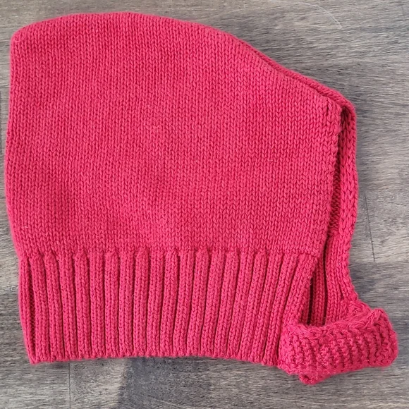 Red knit gnome baby hat - Picture 3 of 6